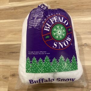Buffalo Snow Polyester Fluff 16 oz Bag Made in the USA Christmas Scenes